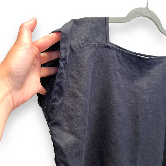 Elegant Black linen Women's Blouse - Picture 2 of 8